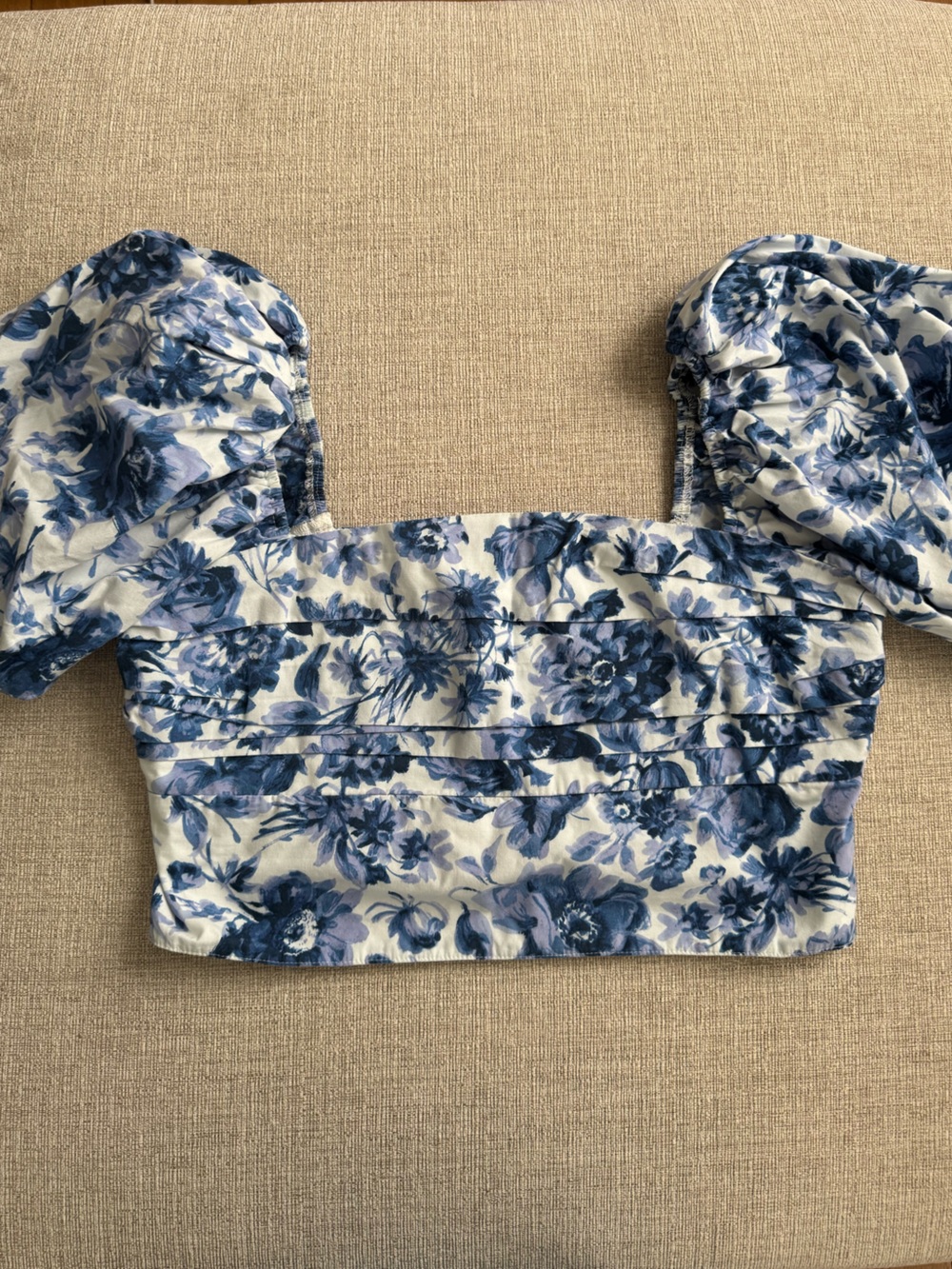Abercrombie & Fitch Puff Sleeve Top